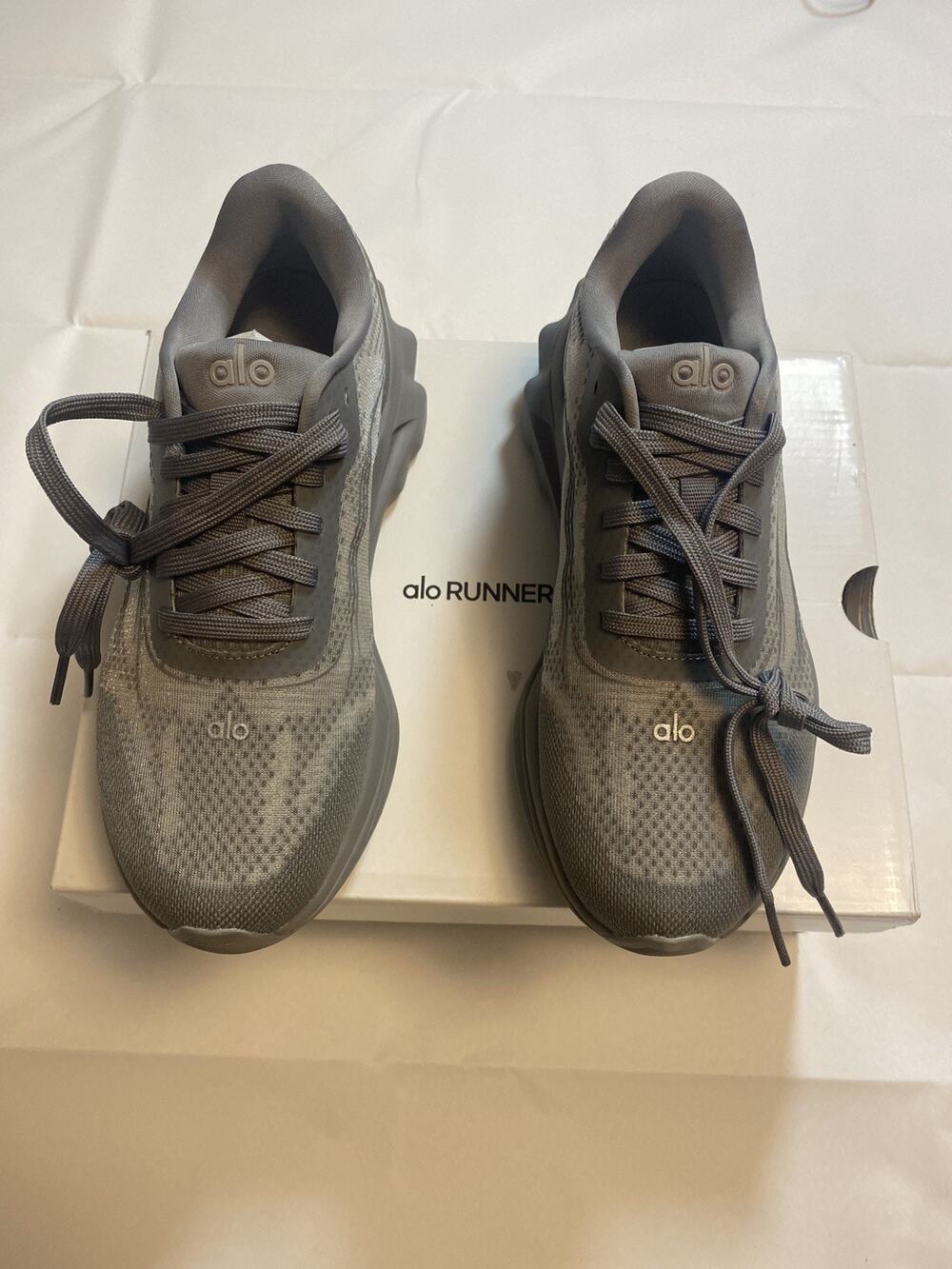 Alo Yoga Runner Sneaker Size US Men's 5 Women's 6.5 - Grey/Grey Brand New